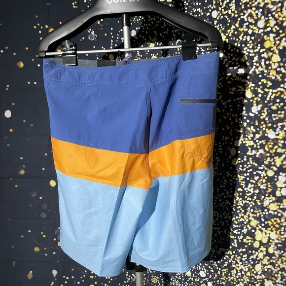 Quicksilver board shorts - Picture 6 of 8